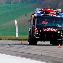 Spurwechsel Flugfeldlöschfahrzeug Spurwechsel Flugfeldlöschfahrzeug