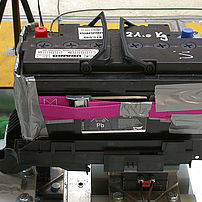 Battery test on sled with a real vehicle crash pulse Battery test on sled with a real vehicle crash pulse